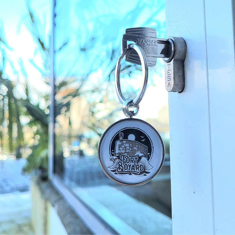 porte clé fort boyard rond décor