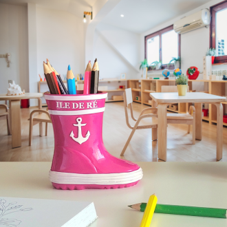 Pot à crayon botte de pêche rose ile de ré décor