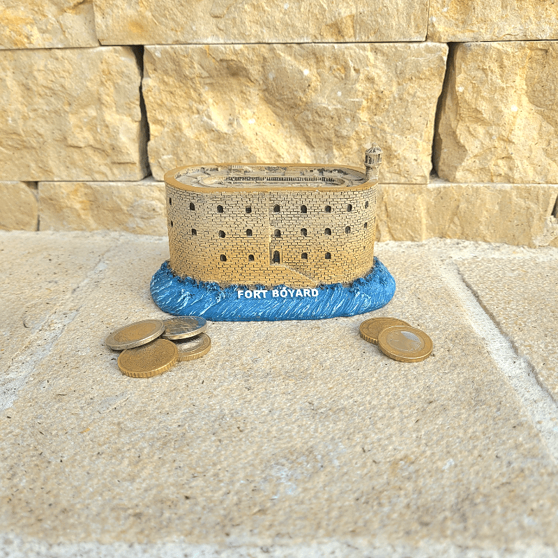 Tirelire Fort Boyard décor