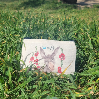 Petite pochette Île de Ré tête d'âne roses trémières mise en scène