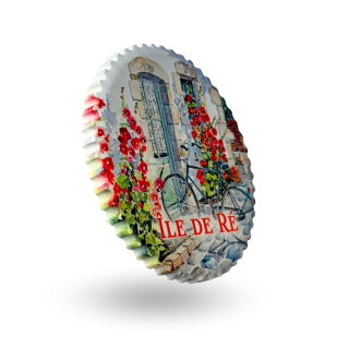 Magnet with flower-filled alleyways on the Île de Ré