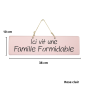 Pancarte en bois décorative - Ici vit une Famille Formidable rose